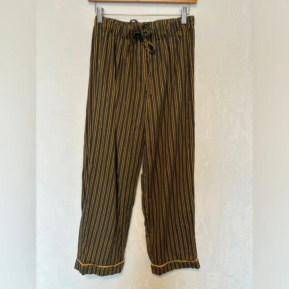 Pottery Barn Teen Harry Potter Pajamas Hufflepuff Stripe Shirt Pants size medium - Picture 2 of 16